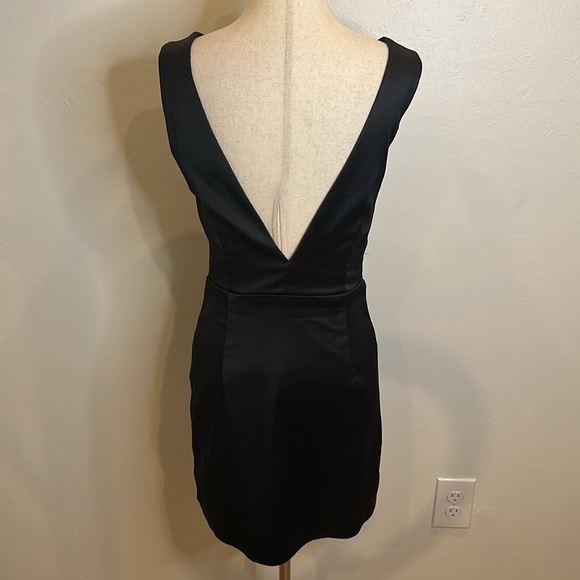 HOUSE OF HARLOW BLACK SATIN MINI DRESS WITH LOW BACK SIZE 2 - Picture 6 of 8